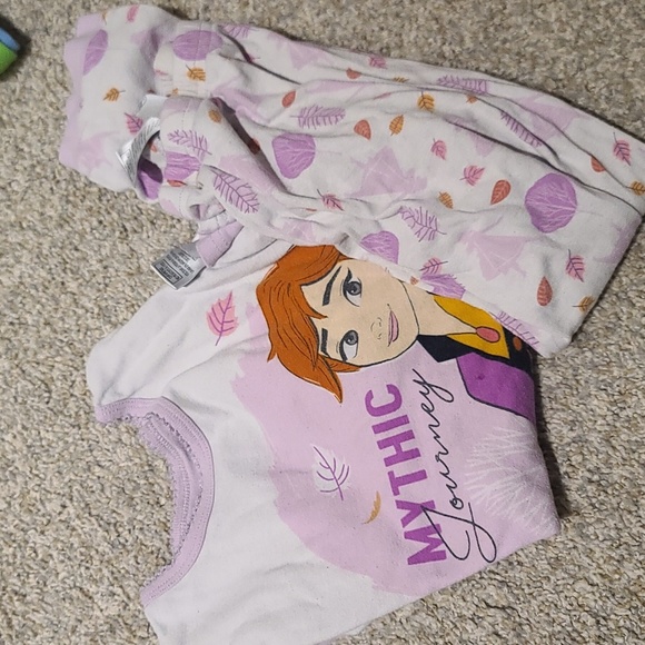 Lot of 6 girls pajamas 4 disney smoke/pet free home 5 size 7, 1 size 8 - Picture 6 of 7